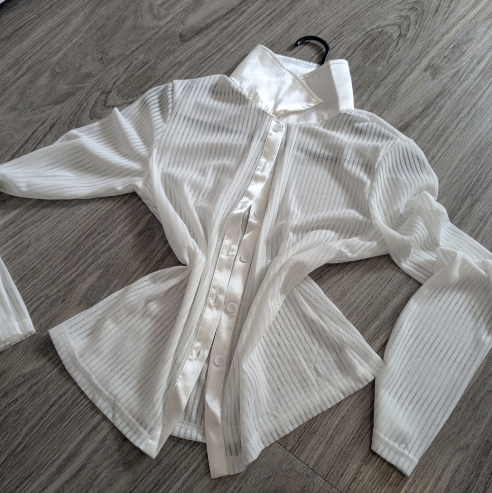 L White Long Sleeve Button Down Top